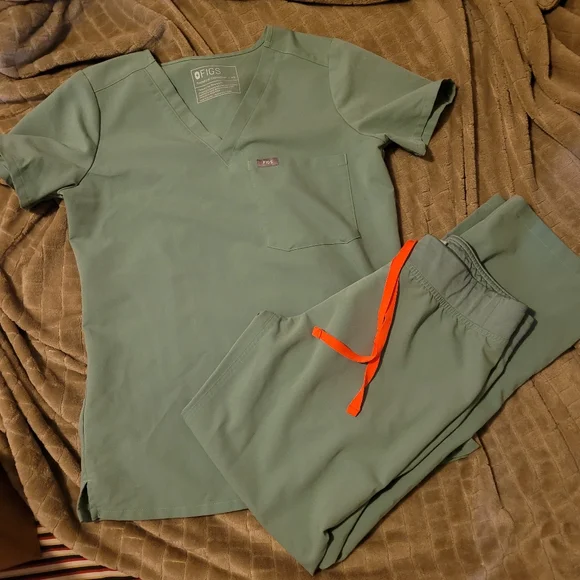 Figs acrub set - Picture 1 of 3